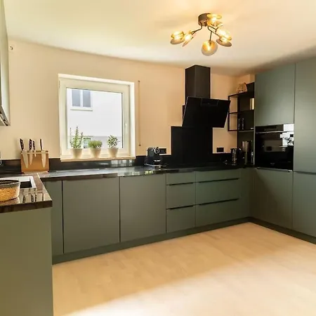 Grafschafft Angenehmes Wohnen - 2 Schlafzimmer I Tiefgarage I Balkon Апартаменты *