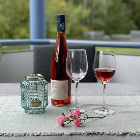 Grafschafft Angenehmes Wohnen - 2 Schlafzimmer I Tiefgarage I Balkon Апартаменты *