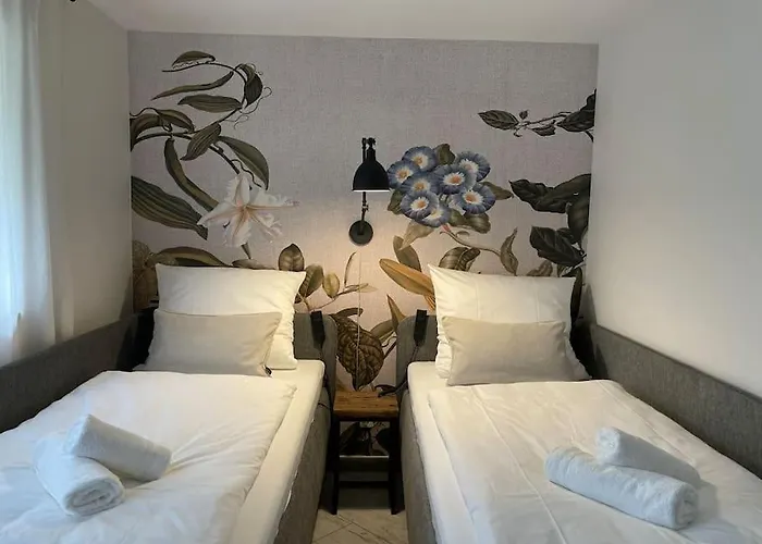 Grafschafft Angenehmes Wohnen - 2 Schlafzimmer I Tiefgarage I Balkon * بيرنا