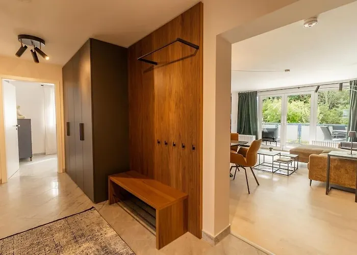 Grafschafft Angenehmes Wohnen - 2 Schlafzimmer I Tiefgarage I Balkon شقة بيرنا