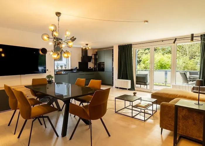 Grafschafft Angenehmes Wohnen - 2 Schlafzimmer I Tiefgarage I Balkon * بيرنا