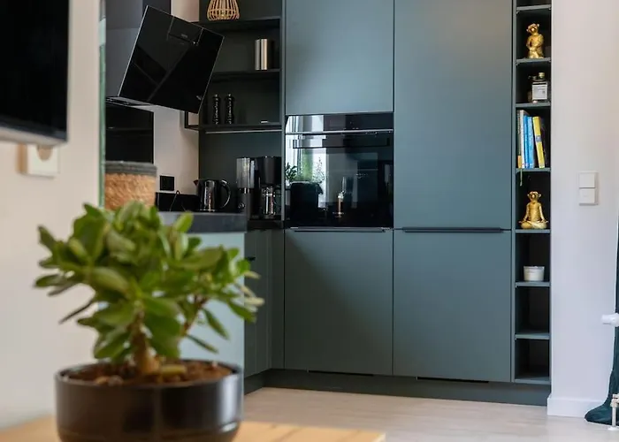 Grafschafft Angenehmes Wohnen - 2 Schlafzimmer I Tiefgarage I Balkon بيرنا